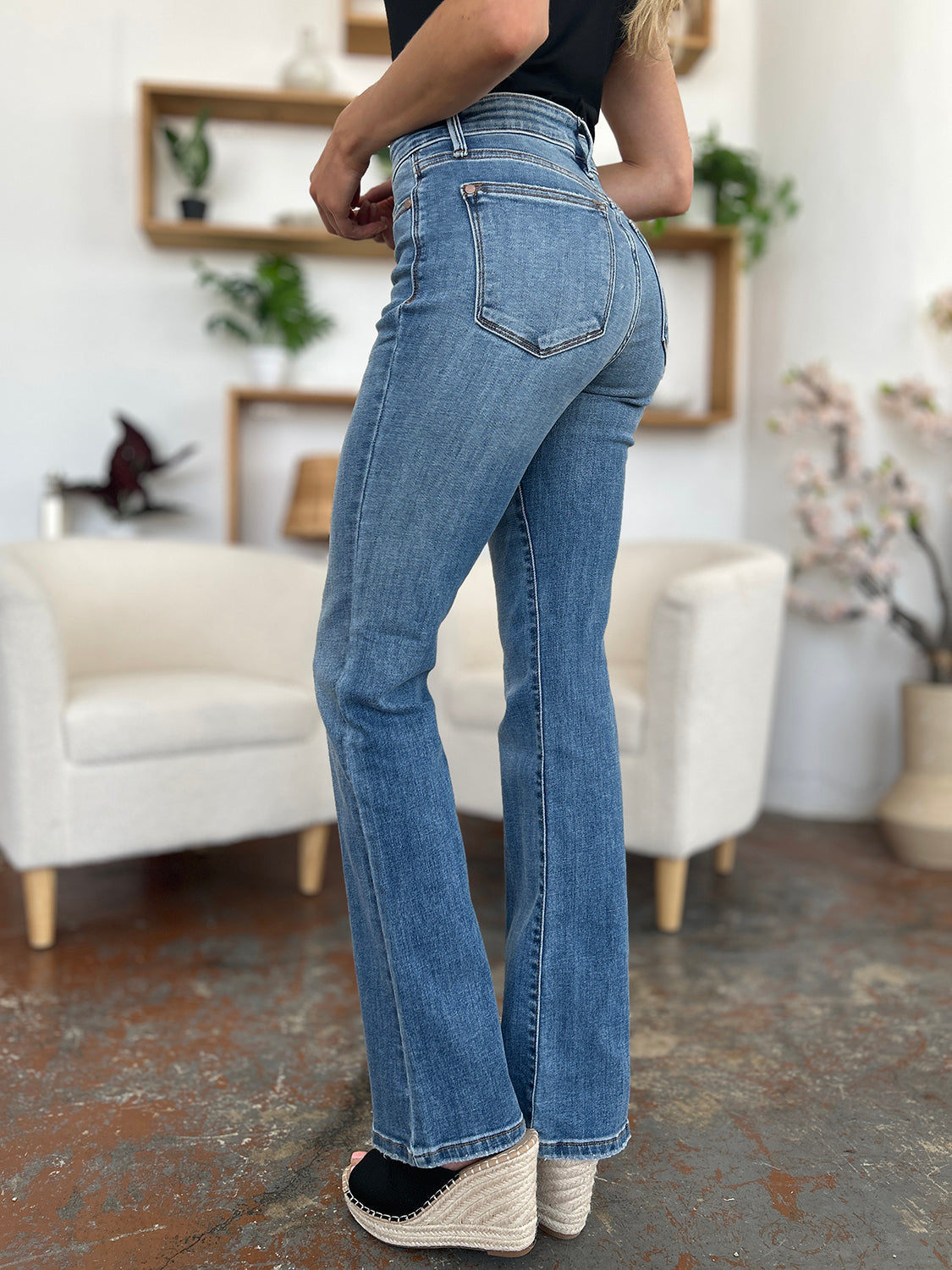 Judy Blue Full Size Mid-Rise Waist Straight Jeans 