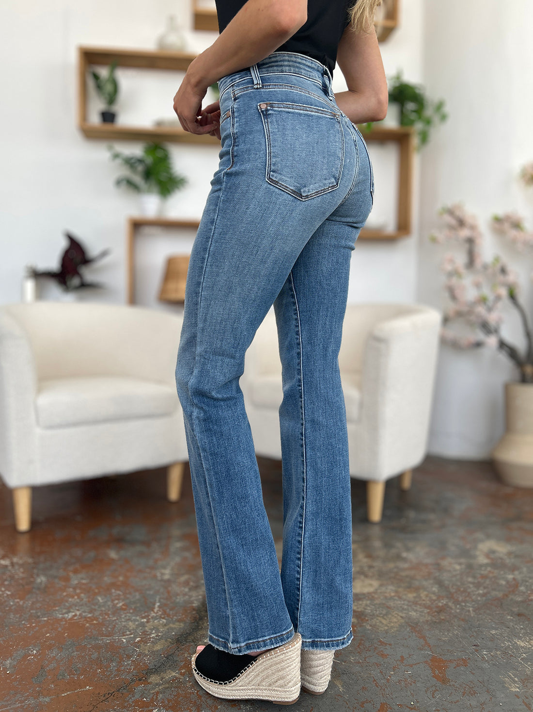 Judy Blue Full Size Mid-Rise Waist Straight Jeans 