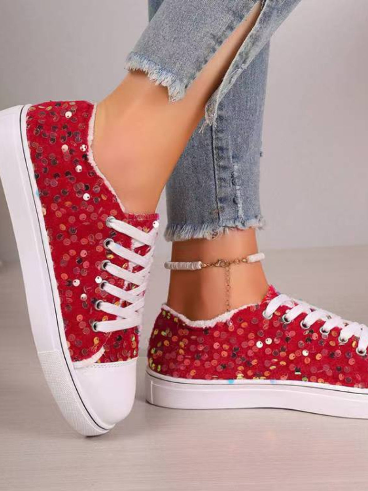 Sequin Round Toe Flat Sneakers 