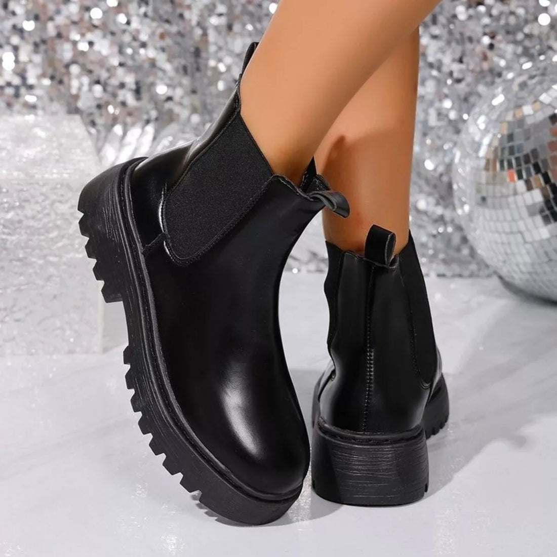 Round Toe Platform Boots 