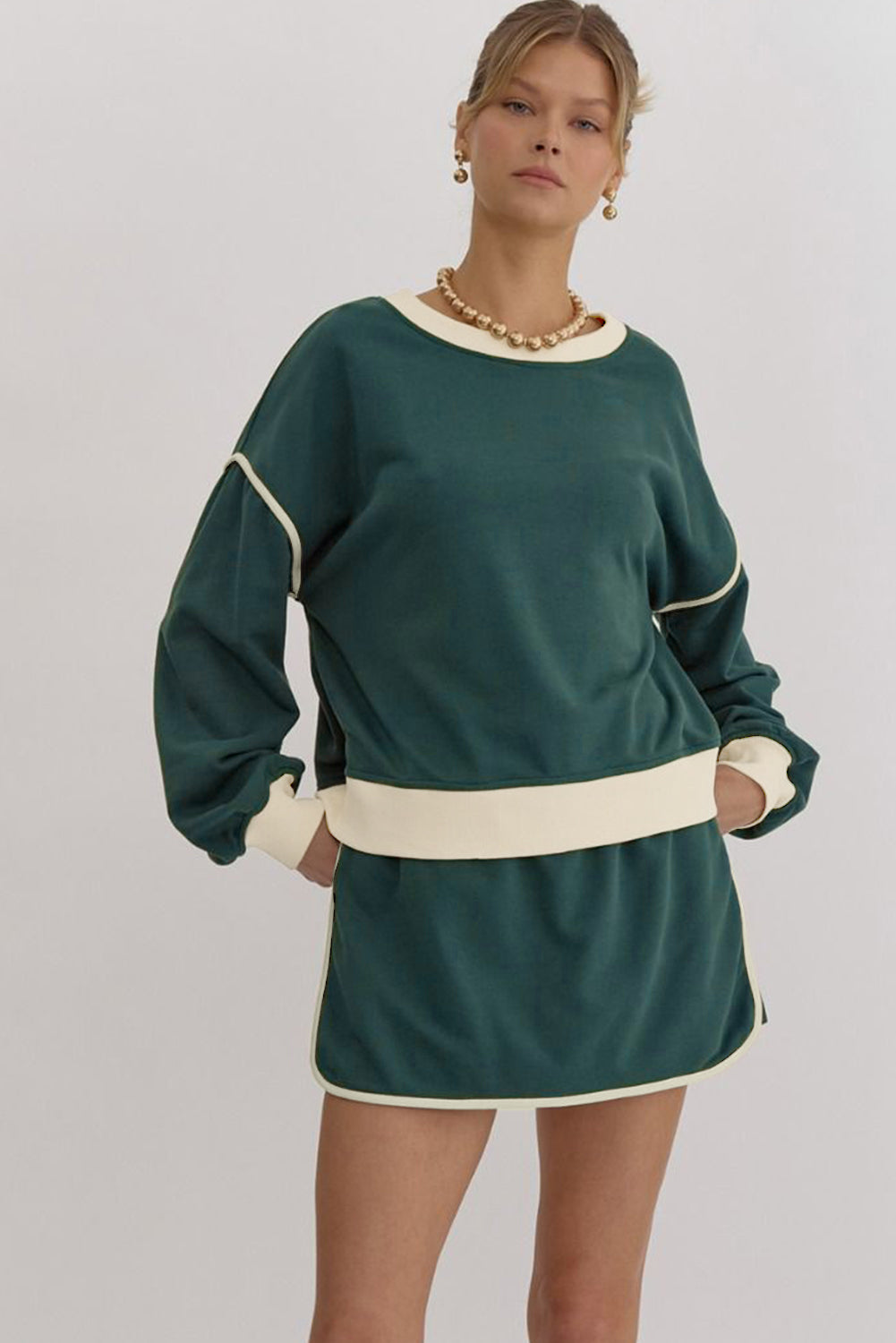 Evergreen Color Contrast Loose Pullover and Lace-up Waist Skort Set Two Piece Sets/Two Piece Dresses