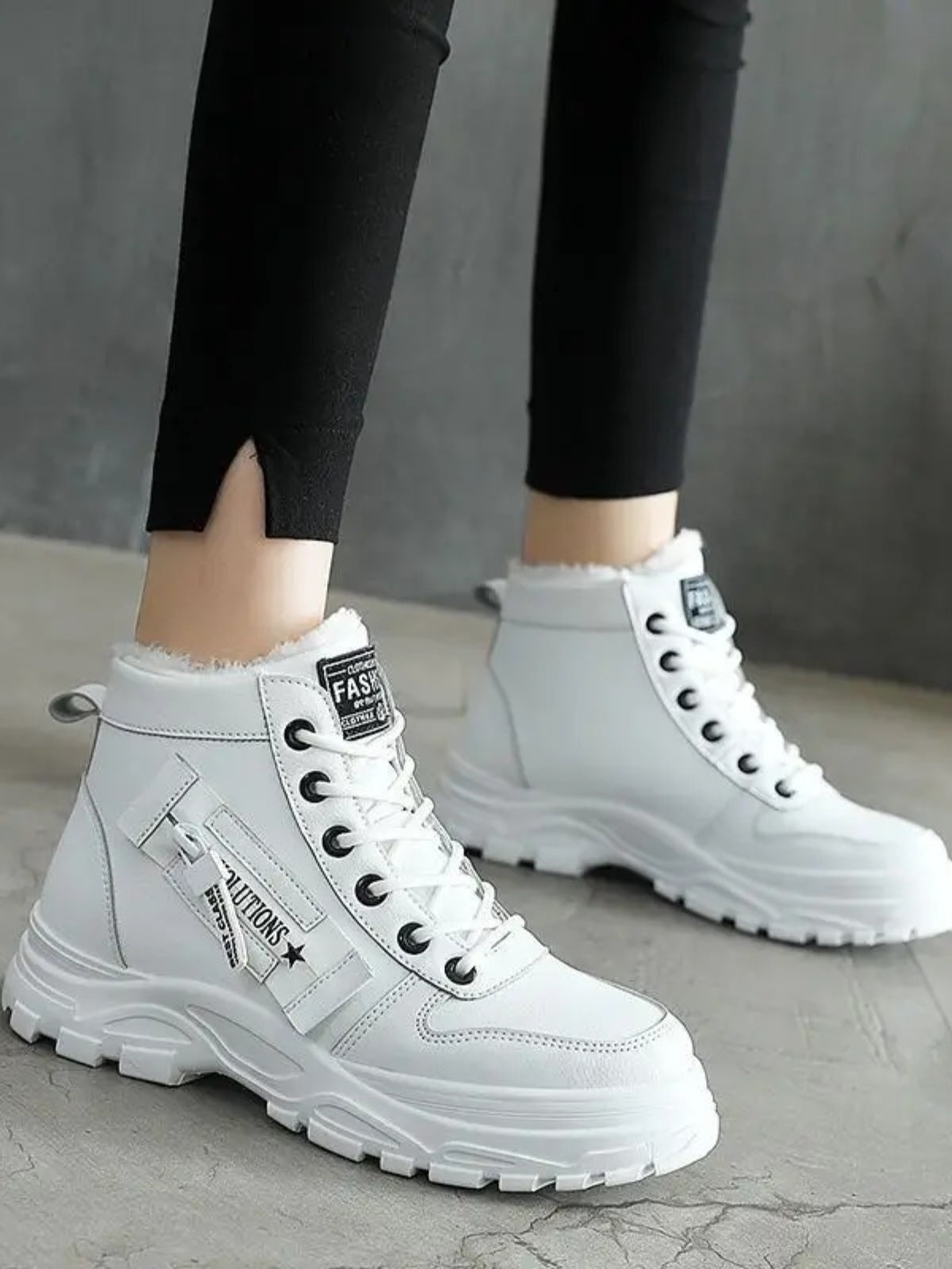 Decorative Zipper Round Toe Platform Boots 