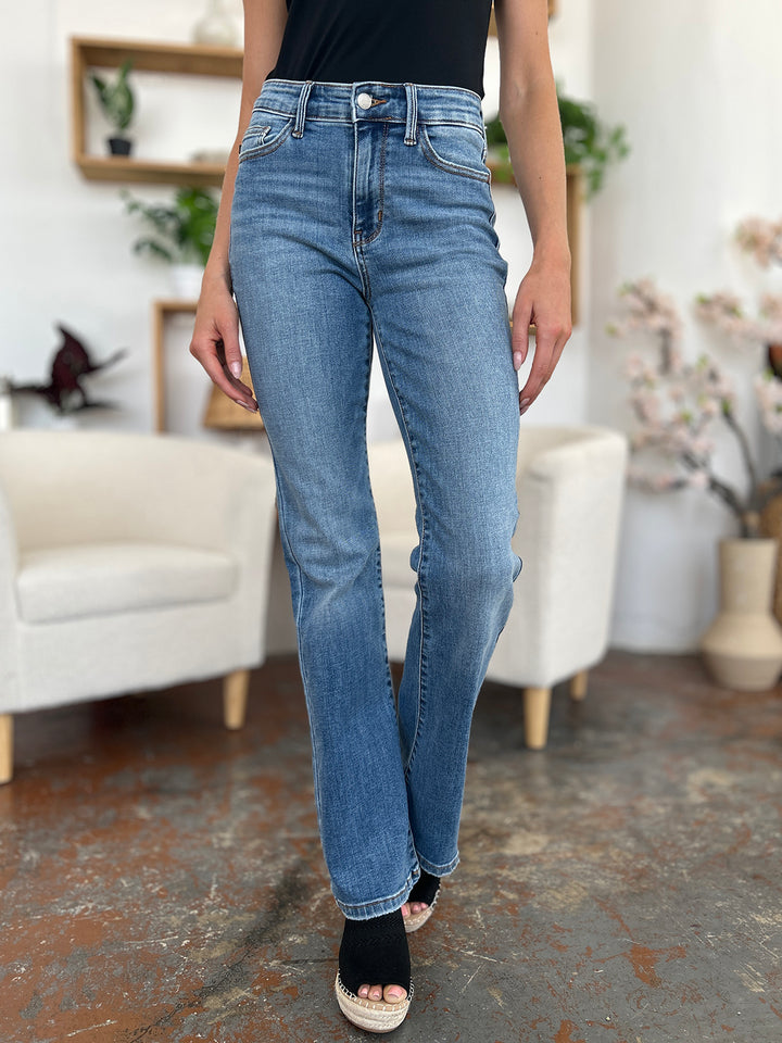 Judy Blue Full Size Mid-Rise Waist Straight Jeans 