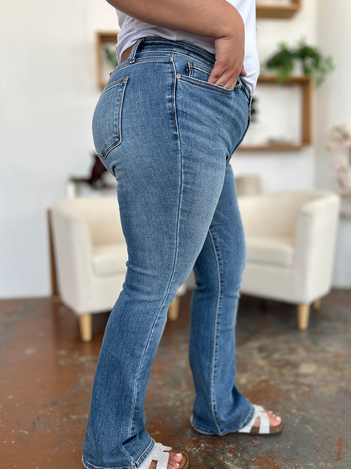 Judy Blue Full Size Mid-Rise Waist Straight Jeans 