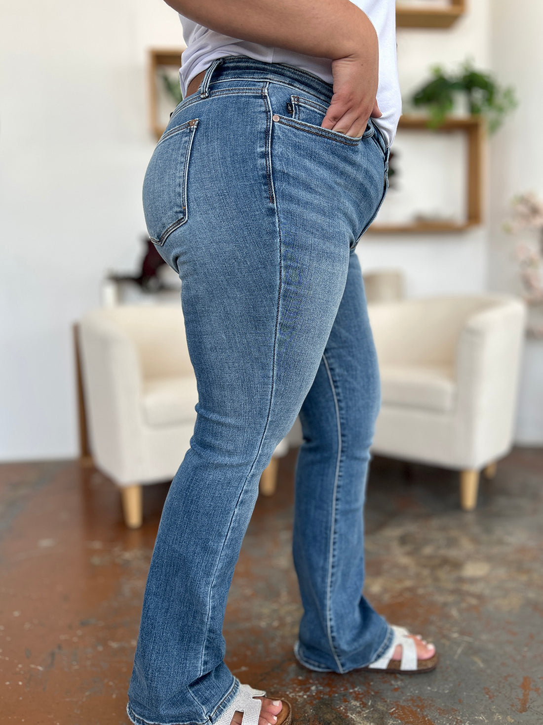 Judy Blue Full Size Mid-Rise Waist Straight Jeans 