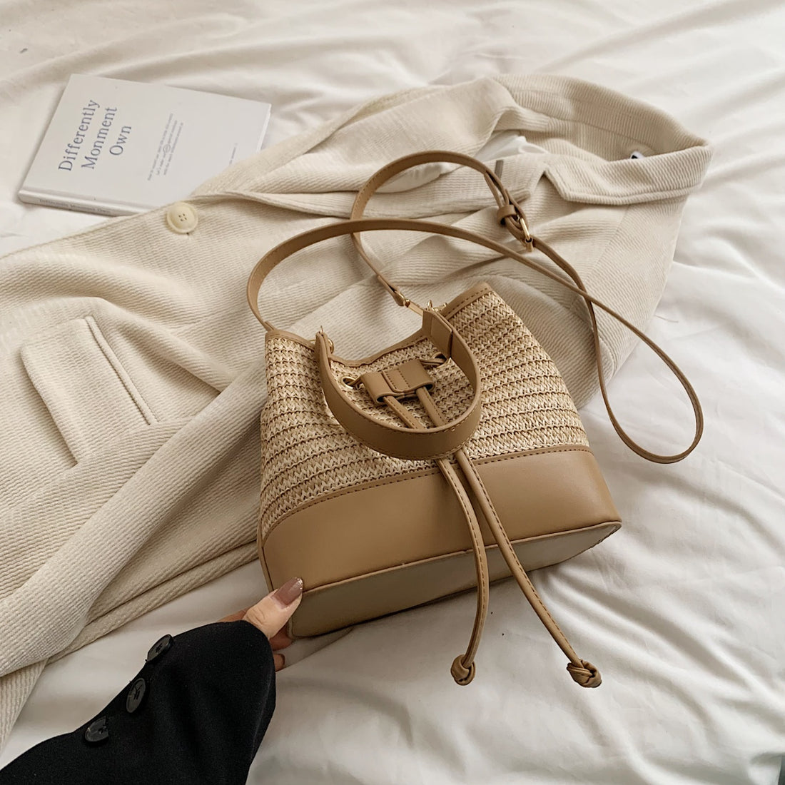 Straw Braided Shoulder Bag 