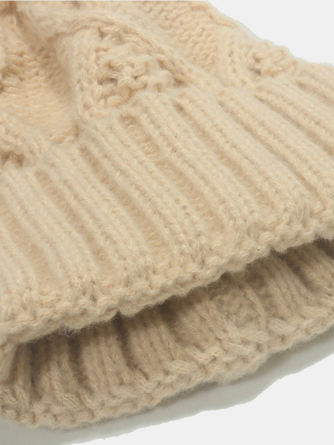 Roll Rim Cable-Knit Hat 