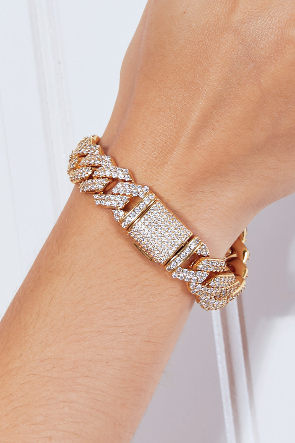 Alloy Inlaid Zircon Bracelet 