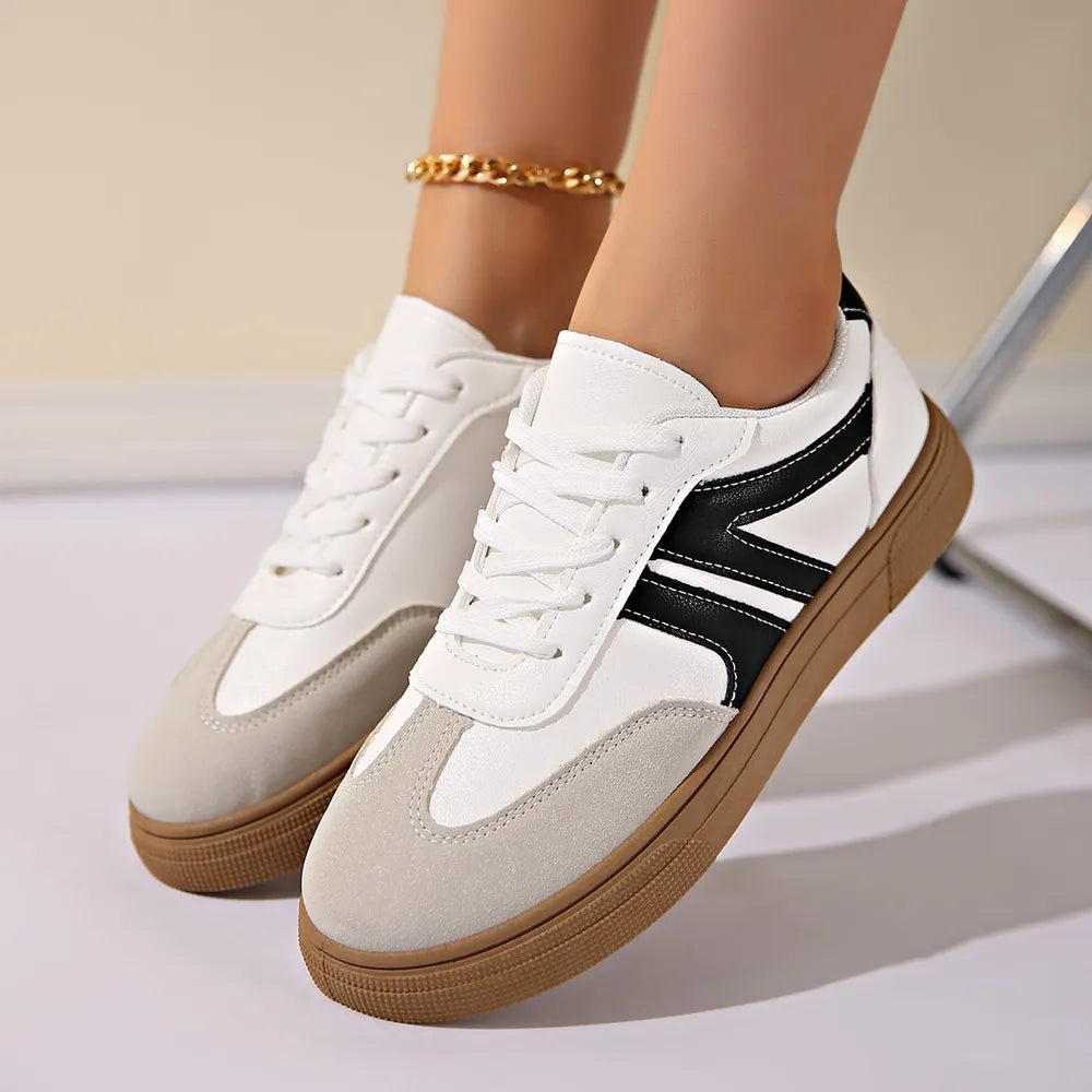 Lace Up Round Toe Contrast Sneakers 