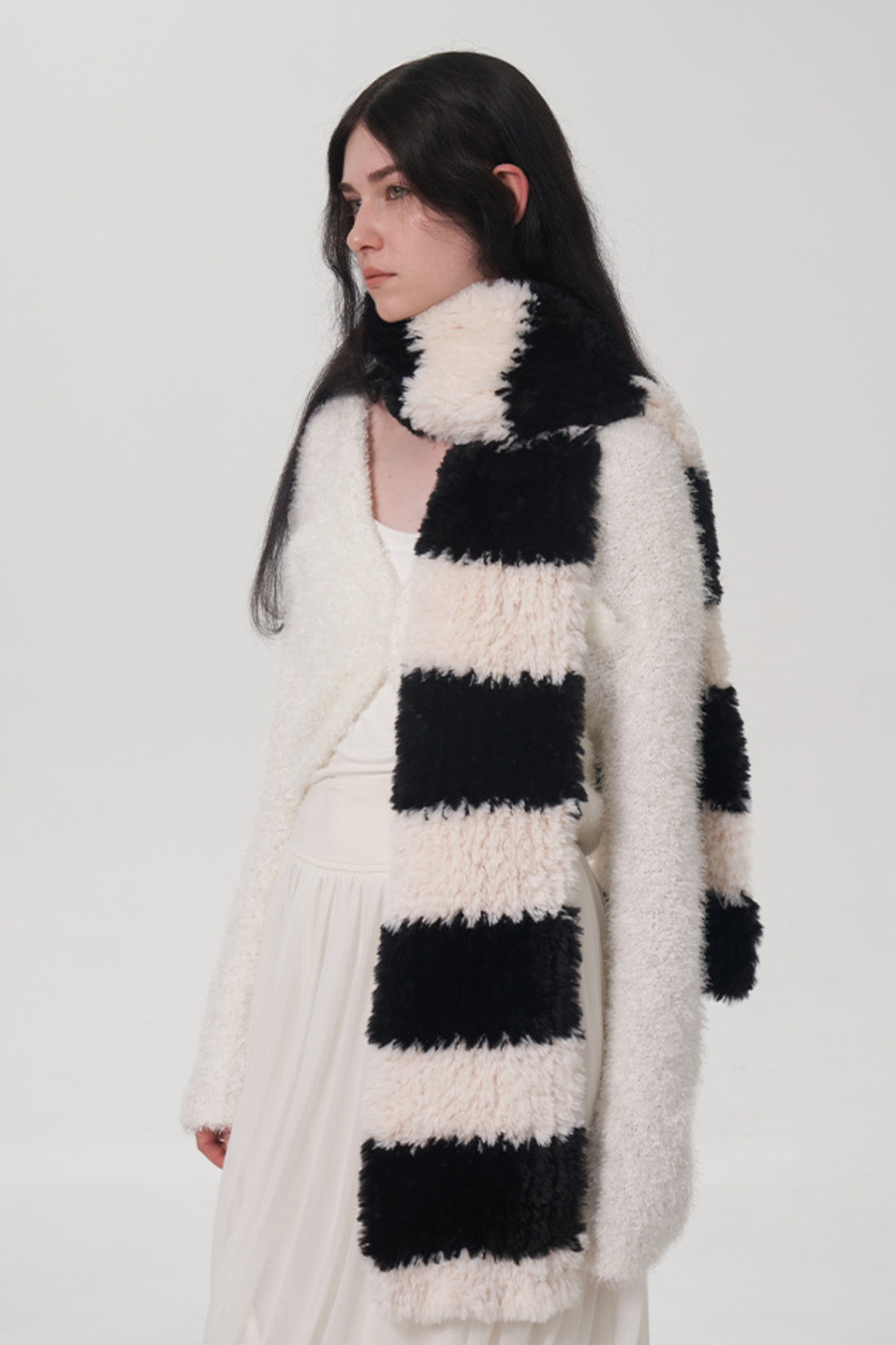 Fuzzy Contrast Striped Scarf 