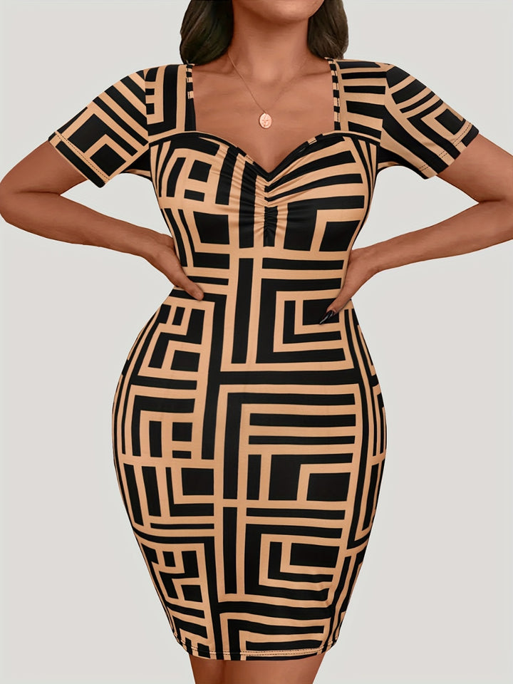 Plus Size Sweetheart Neck Short Sleeve Mini Dress 