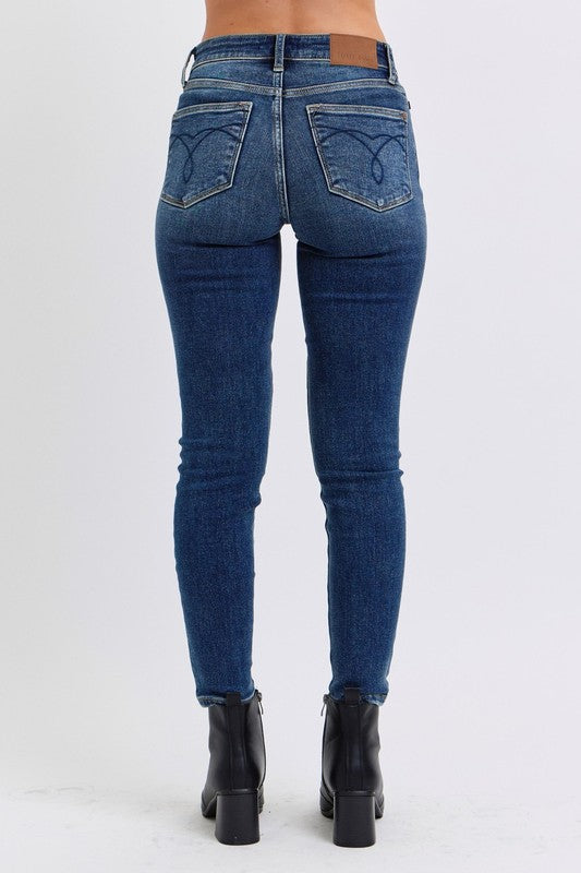 Judy Blue Full Size Mid-Rise Waist Skinny Jeans with Pockets Jeans