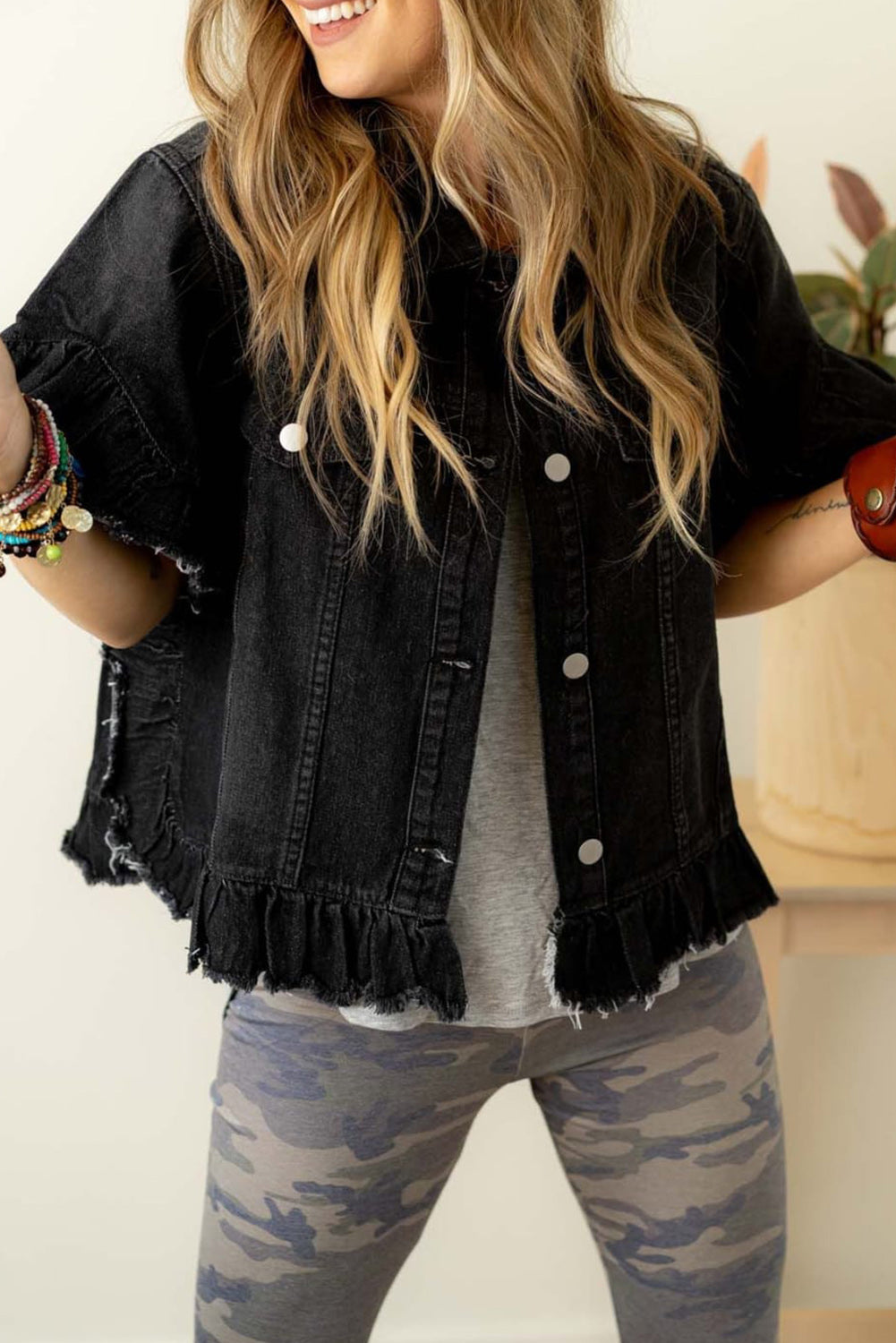 Black Raw Edge Ruffled Short Sleeve Denim Jacket Outerwear/Denim jackets
