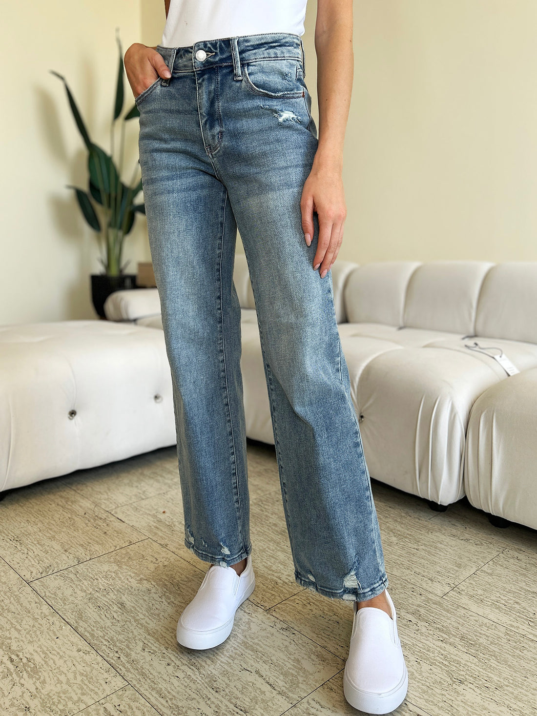 Judy Blue Full Size Mid Rise Distressed Straight Jeans 