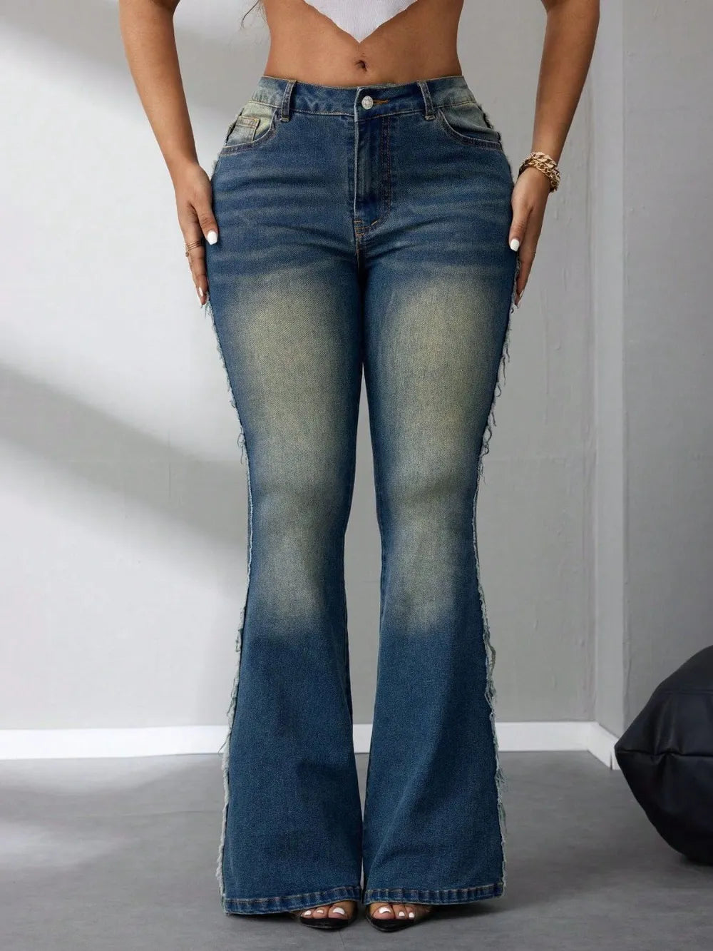 Side Raw Hem Flare Jeans 
