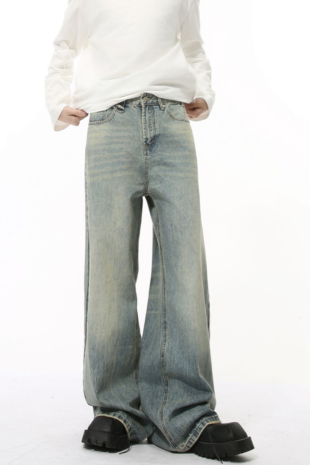Wide Leg Jeans with Pockets 