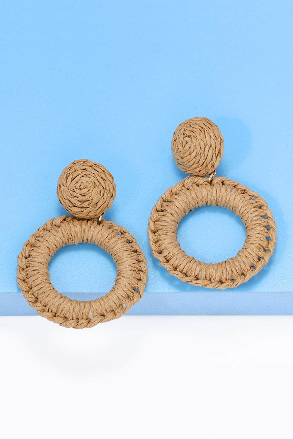 Round Shape Raffia Grass Dangle Earrings 