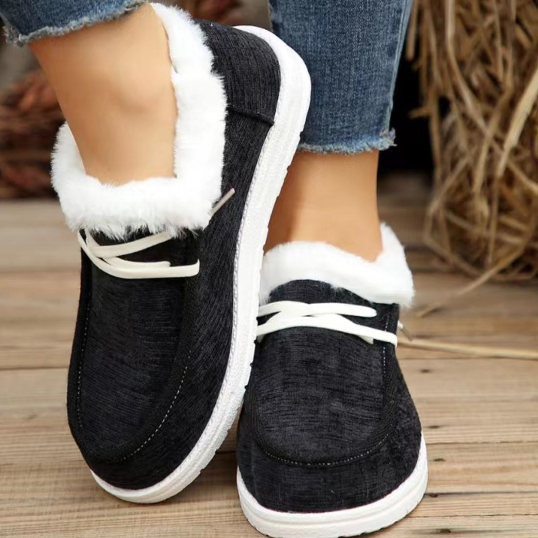 Lace Up Round Toe Furry Sneakers 