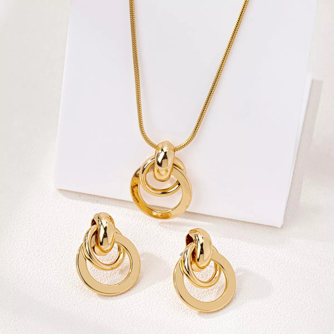 18K Gold-Plated Earrings and Pendant Necklace Jewelry Set 
