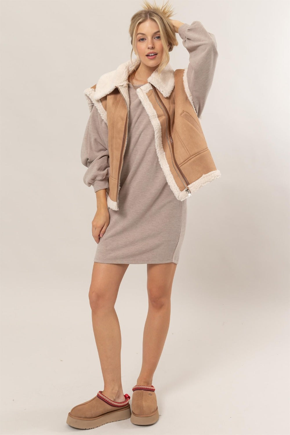 HYFVE Fur-Contrast Zip Up Suede Vest 