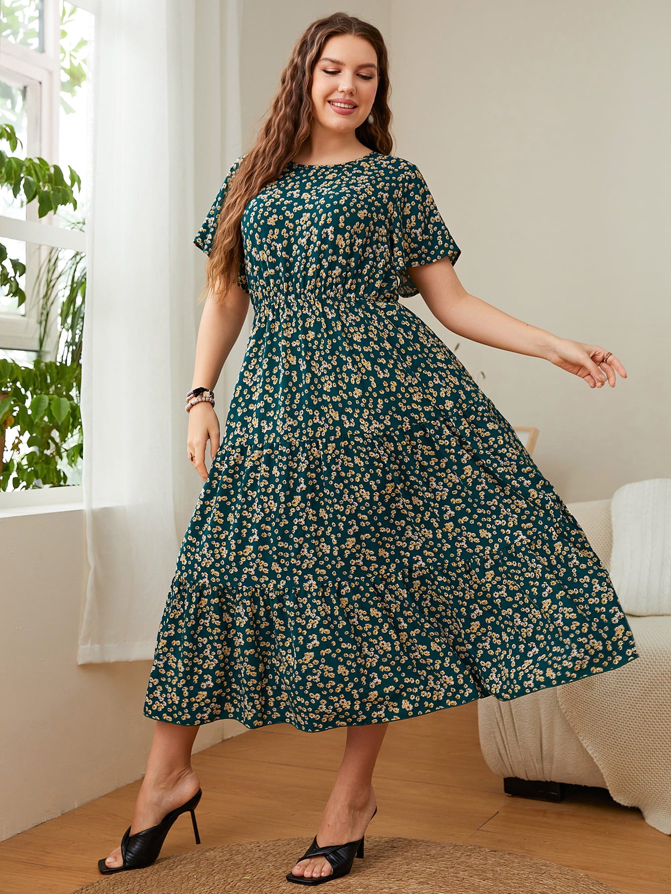 Honey Plus Size Floral Round Neck Short Sleeve Midi Dress 