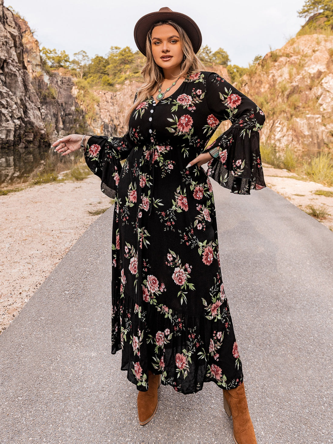 Plus Size Floral Flare Sleeve Dress 