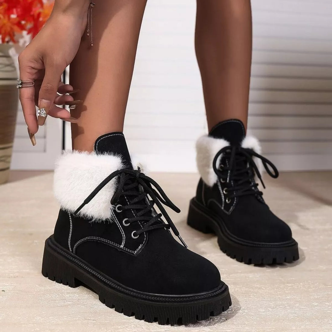 Lace Up Round Toe Block Heels Boots 