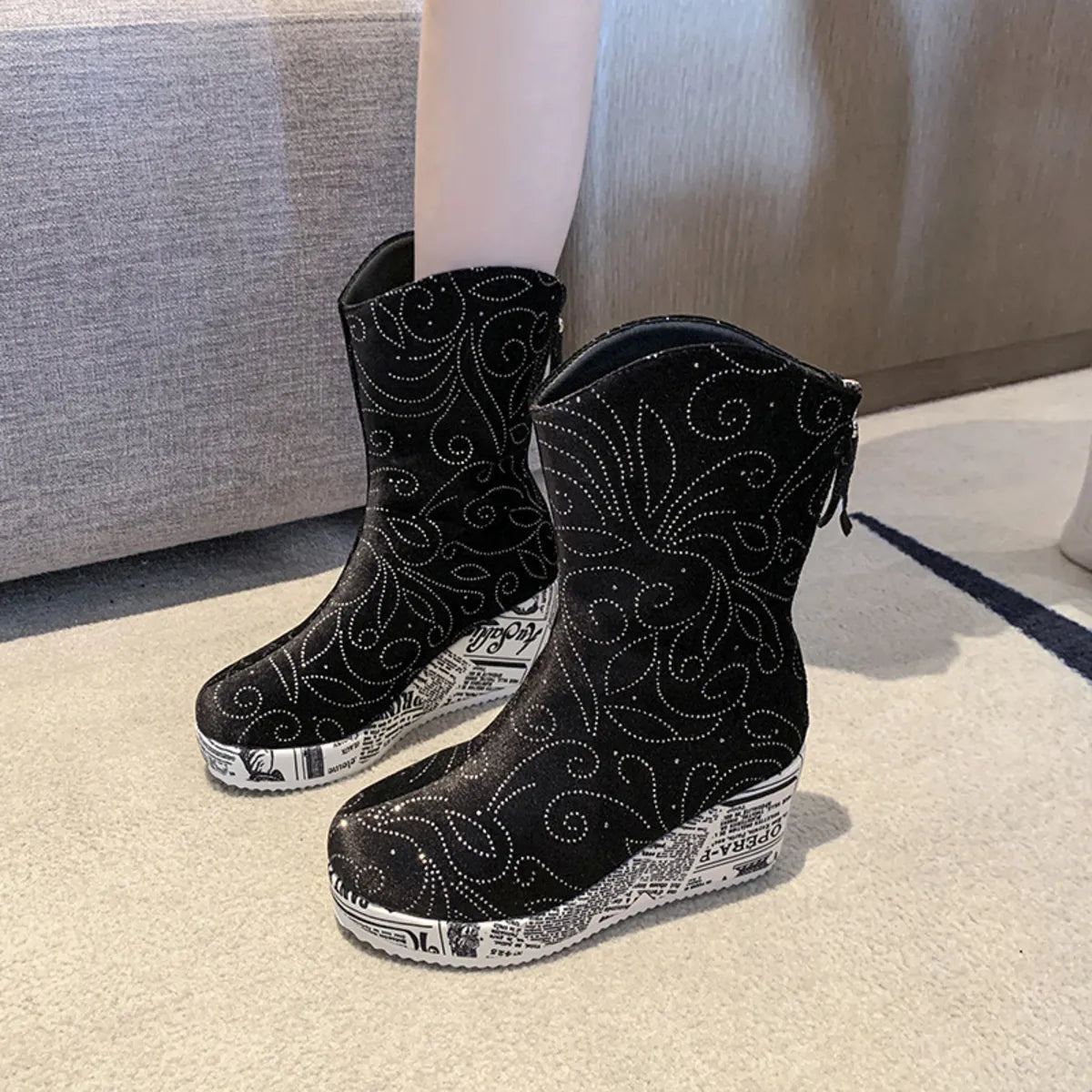 Round Toe Platform Wedge Boots 