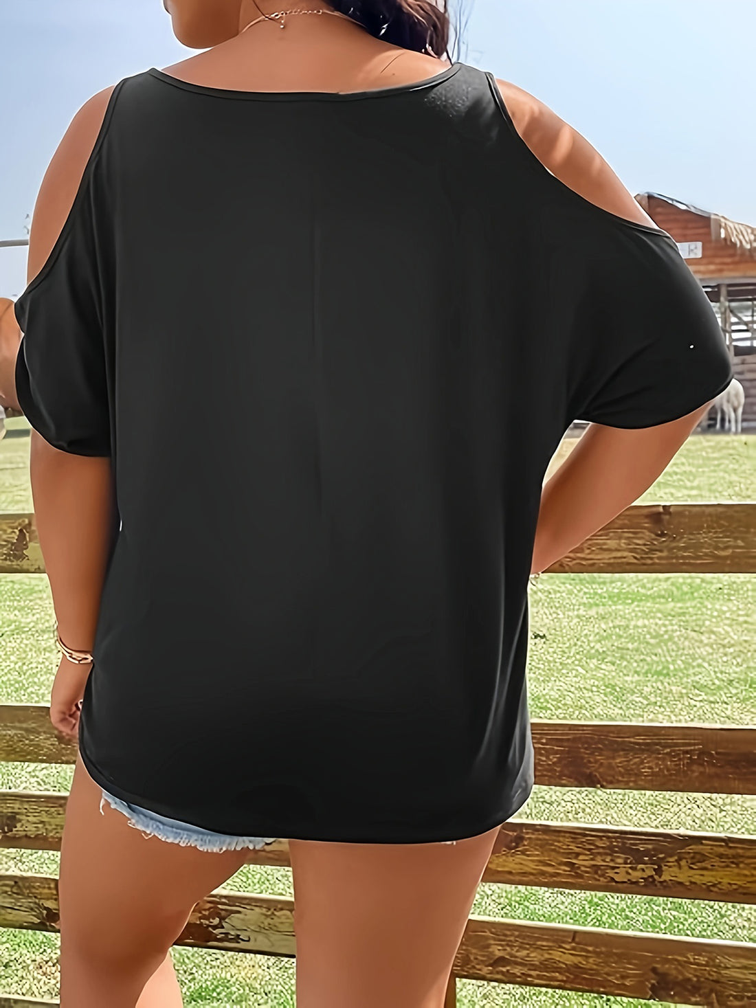 Plus Size Skeleton Graphic Round Neck Cold Shoulder T-Shirt 