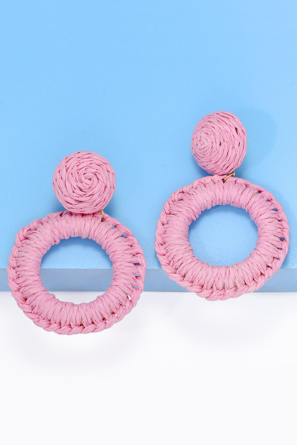 Round Shape Raffia Grass Dangle Earrings 