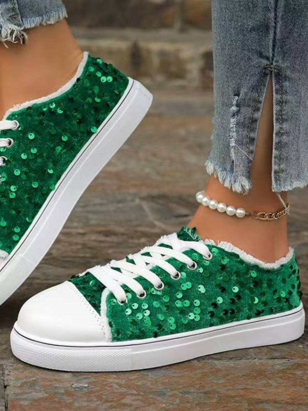 Sequin Round Toe Flat Sneakers 