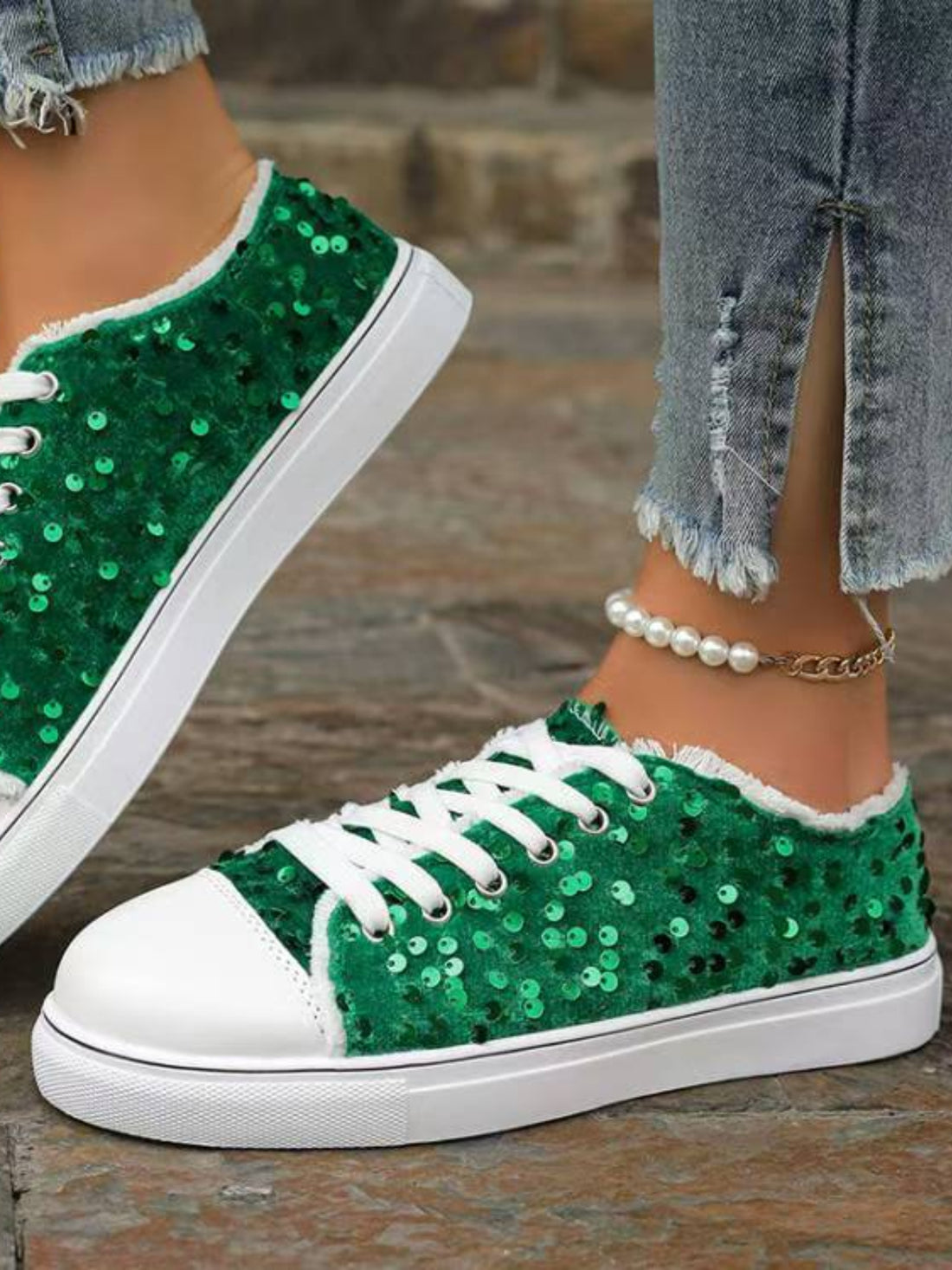 Sequin Round Toe Flat Sneakers 