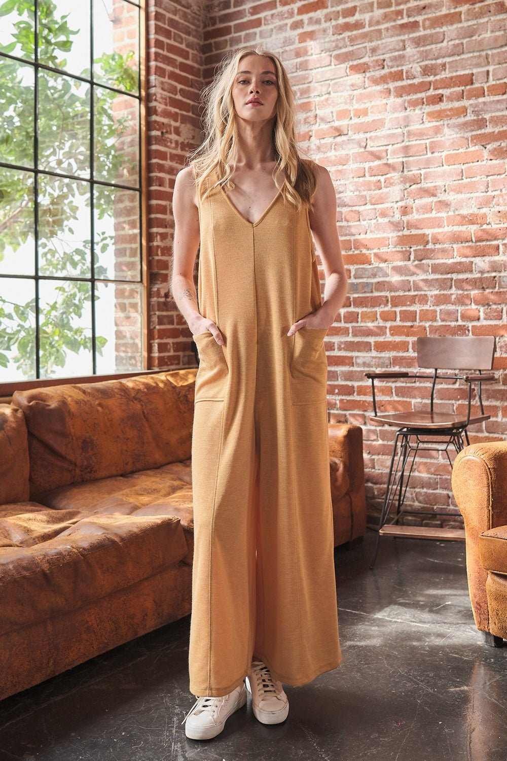 Ces Femme V-Neck Sleeveless Wide Leg Jumpsuit 