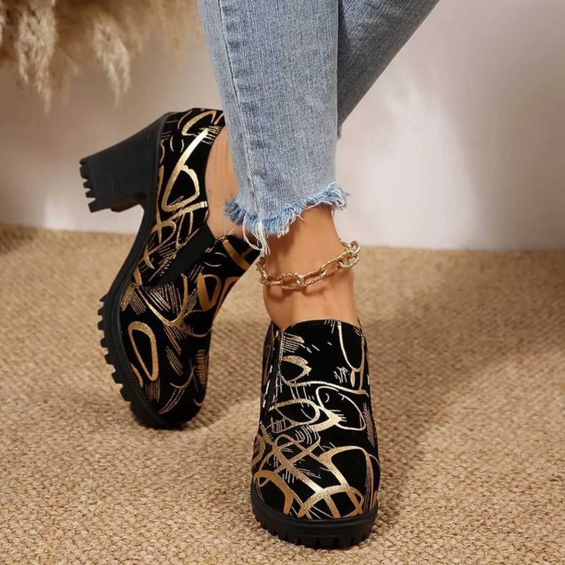 Round Toe Block Heels Pumps 