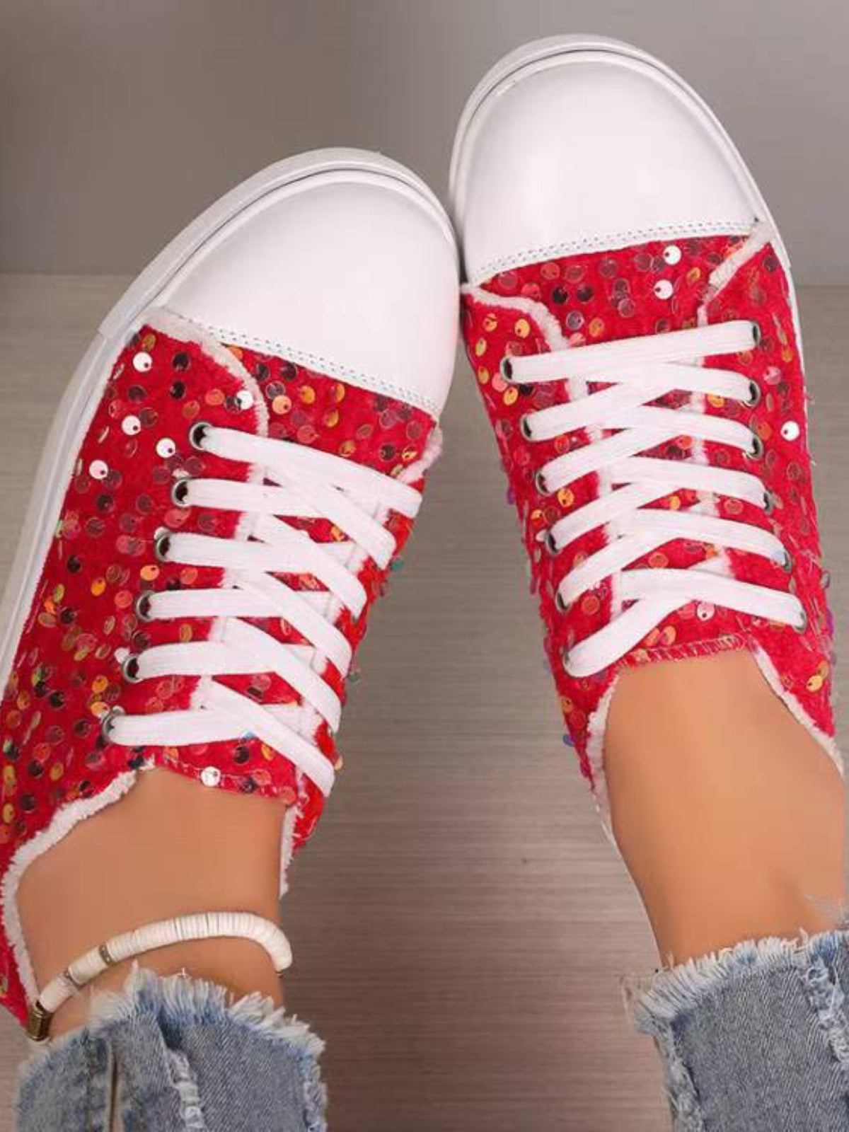 Sequin Round Toe Flat Sneakers 