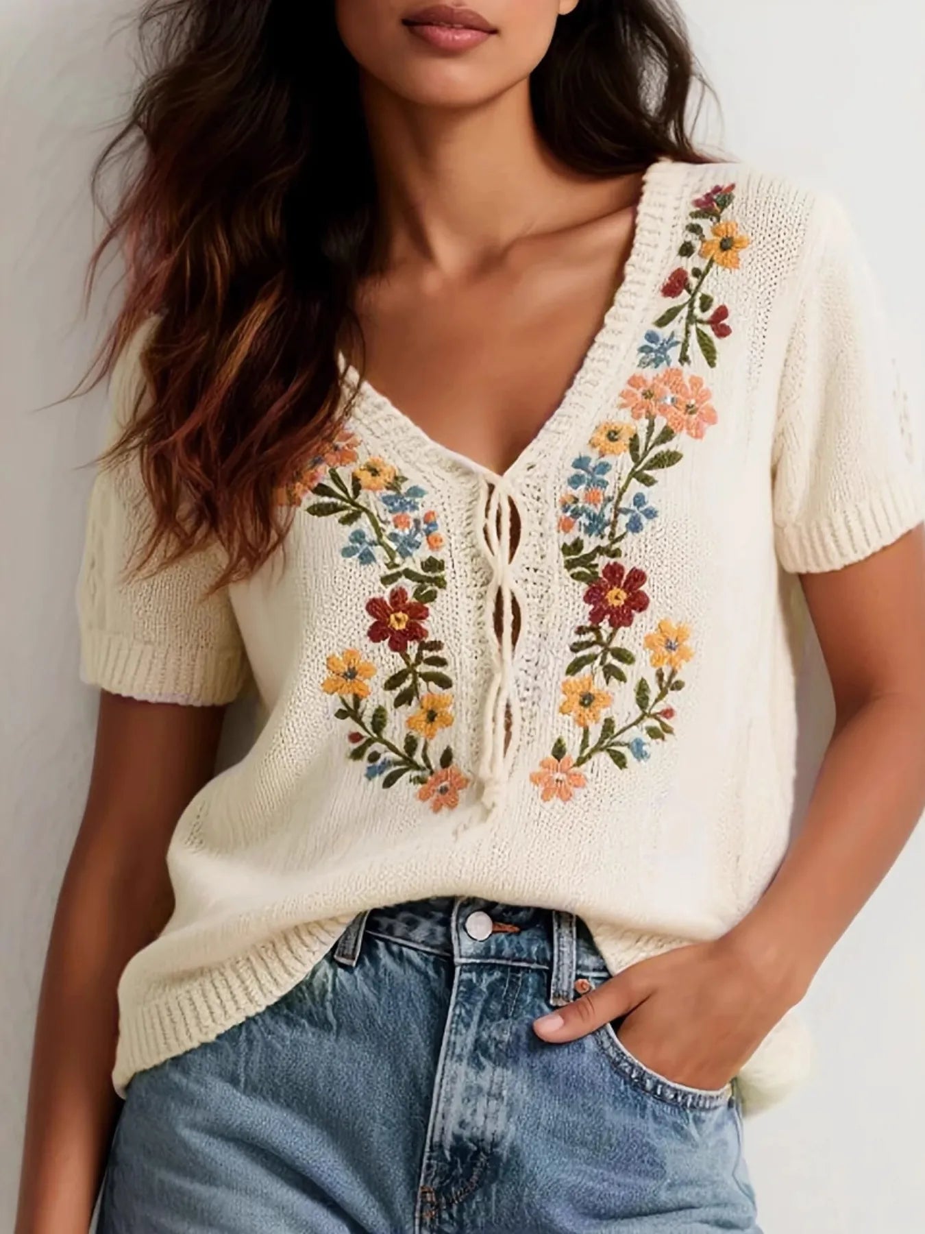 Embroidered Floral V-Neck Sweater 