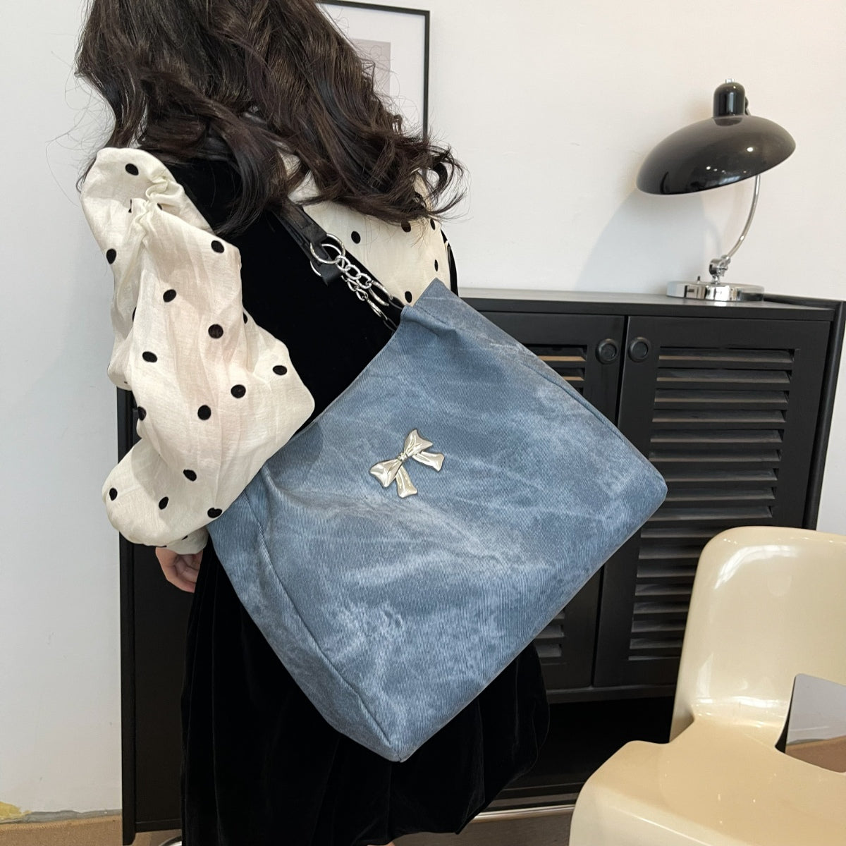 Bow Polyester Medium Tote Bag 