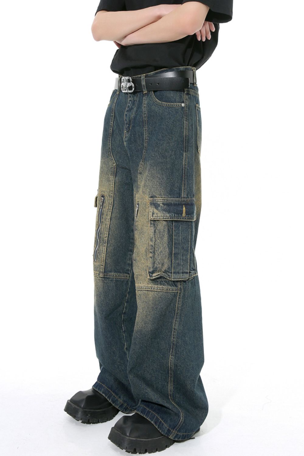 Mid Rise Jeans with Cargo Pockets 