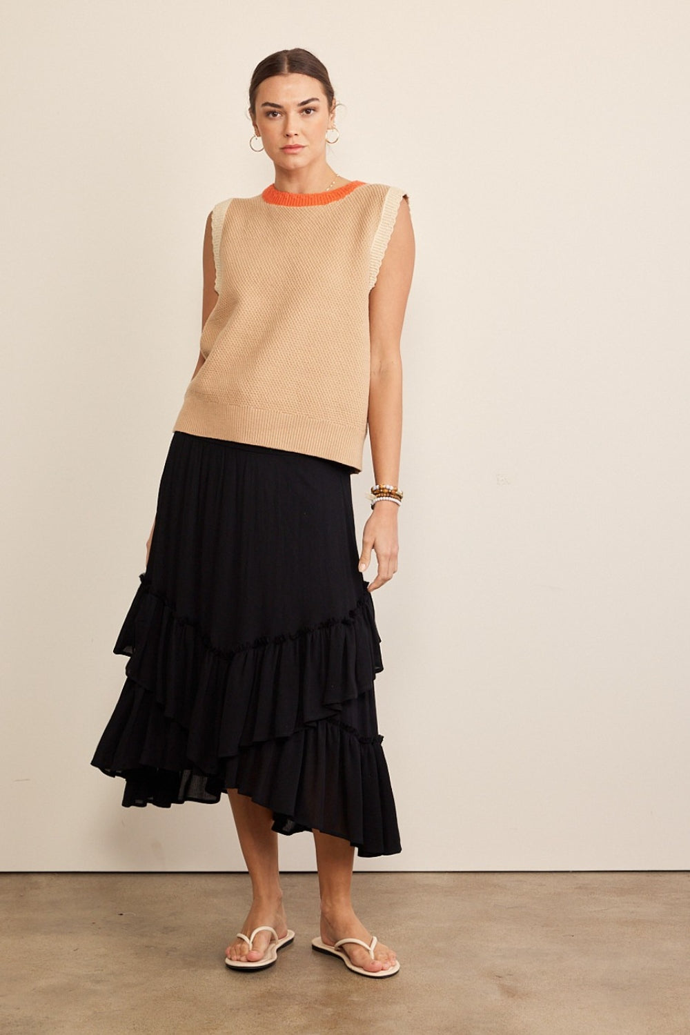 In February Contrast Round Neck Sweater Vest 