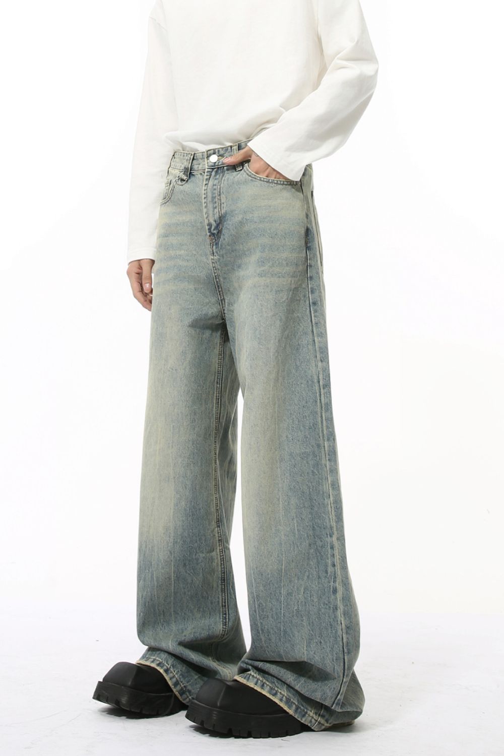 Wide Leg Jeans with Pockets 