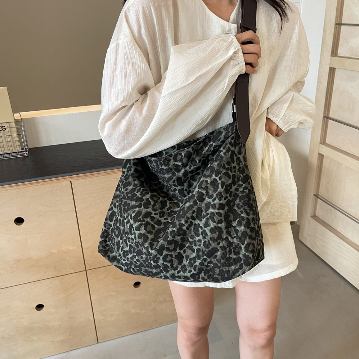 Leopard Adjustable Strap Tote Bag 
