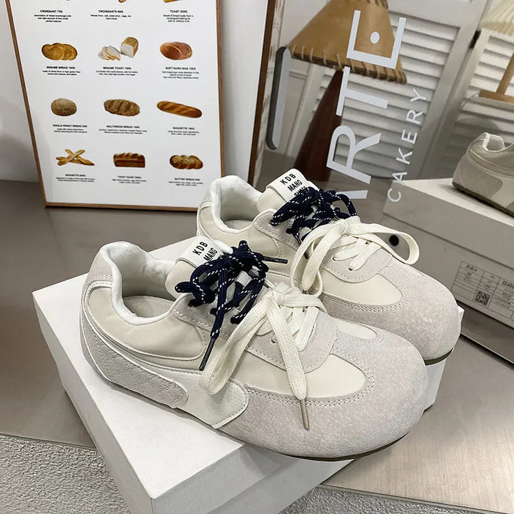 Lace Up Round Toe Flat Sneakers 