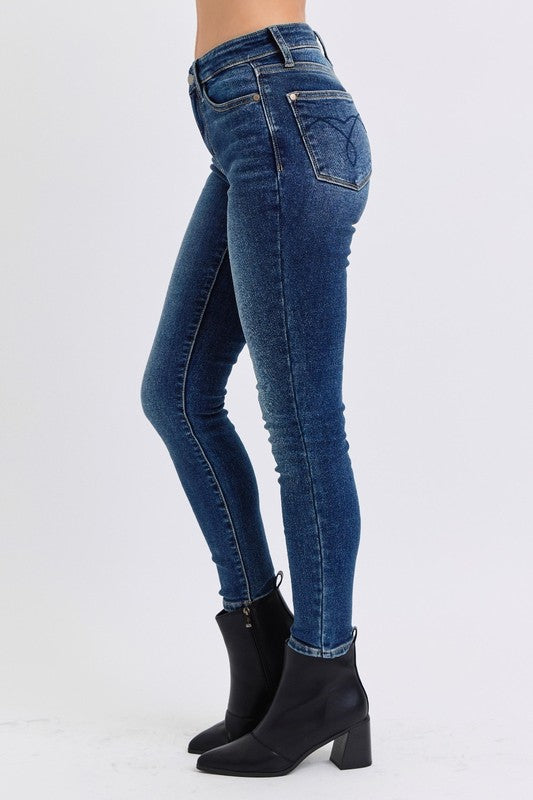 Judy Blue Full Size Mid-Rise Waist Skinny Jeans with Pockets Jeans