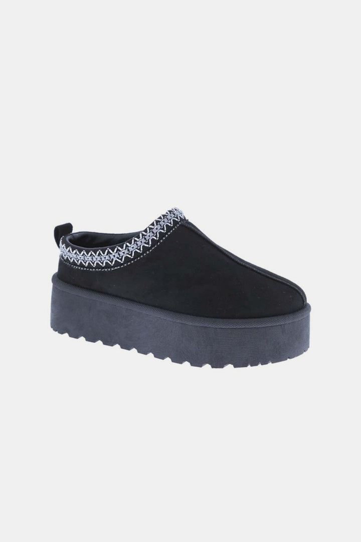Weeboo Platform Embroidered Trim Slip-On Boots 