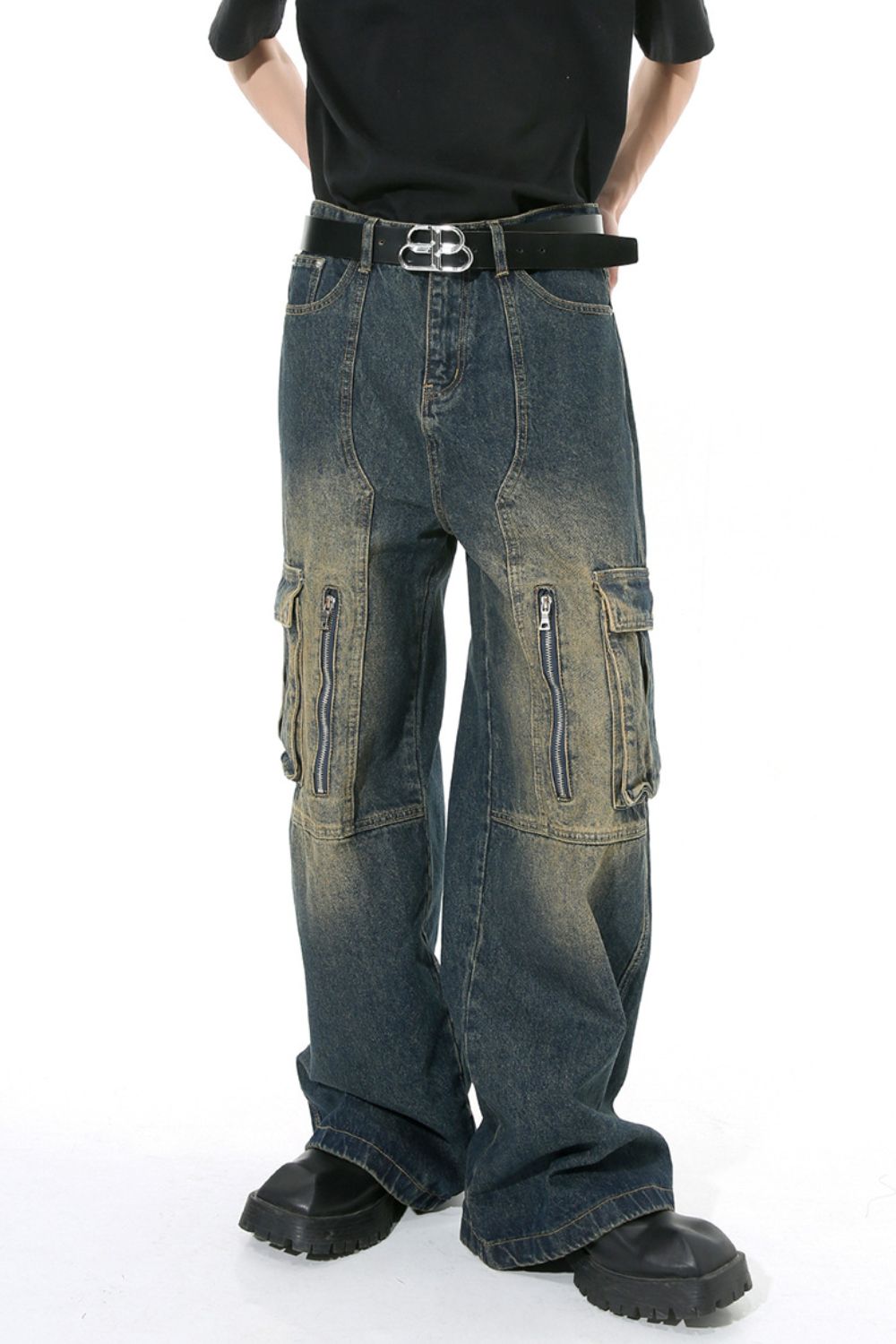Mid Rise Jeans with Cargo Pockets 