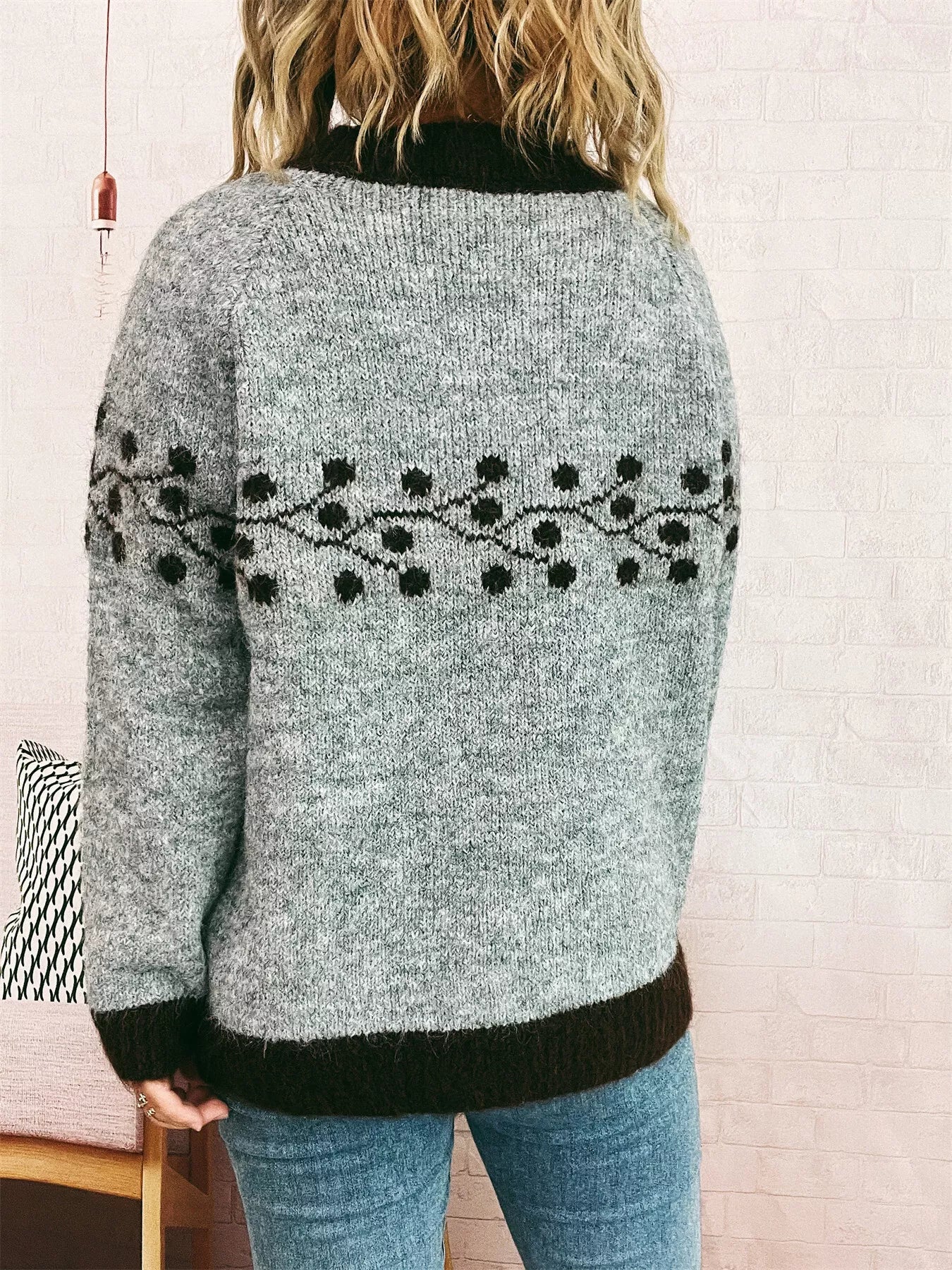 Contrast Hem Round Neck Sweater 