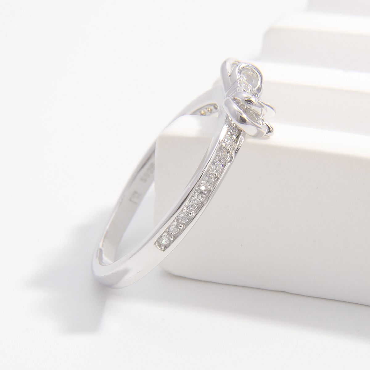925 Sterling Silver Inlaid Zircon Bow Ring 