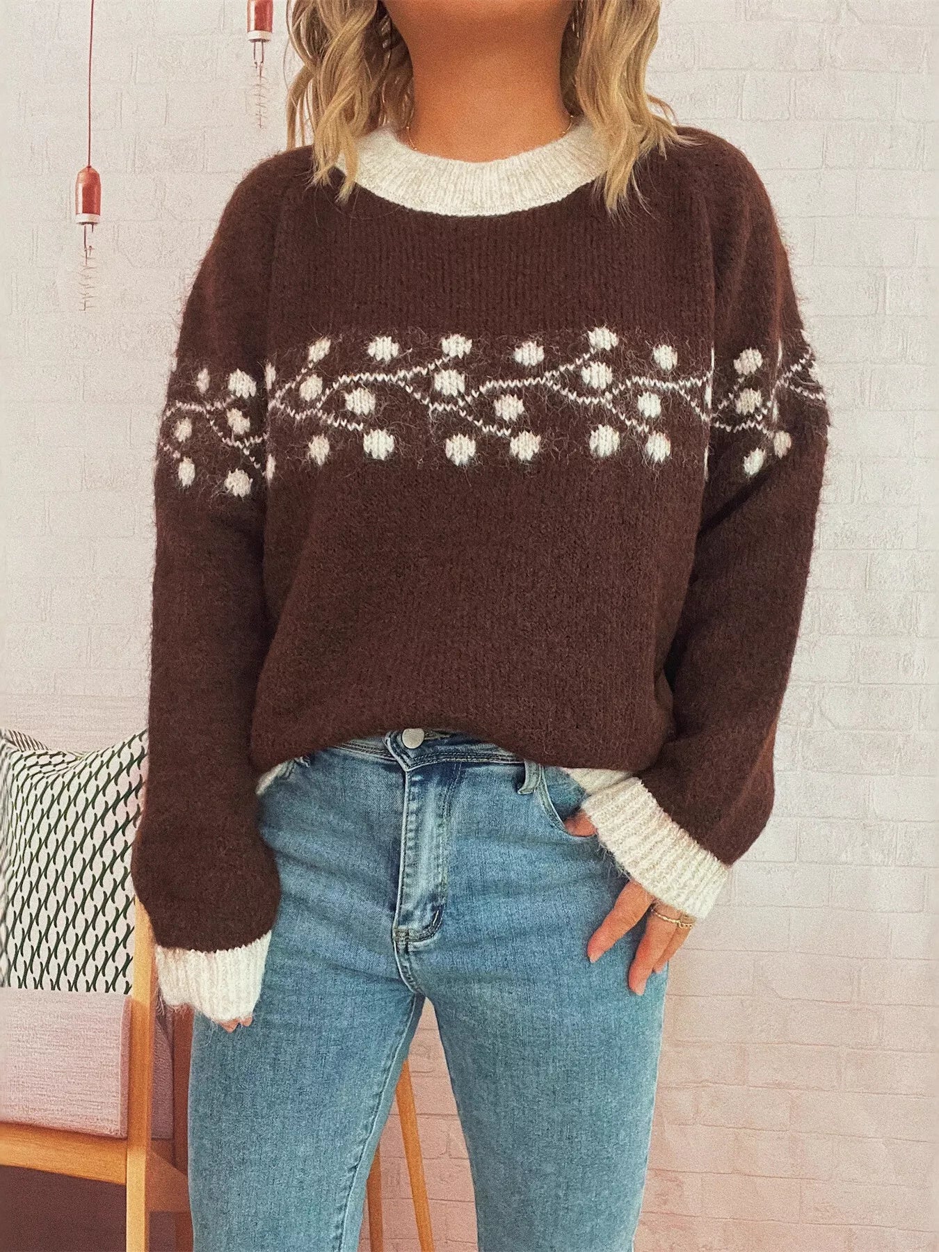 Contrast Hem Round Neck Sweater 