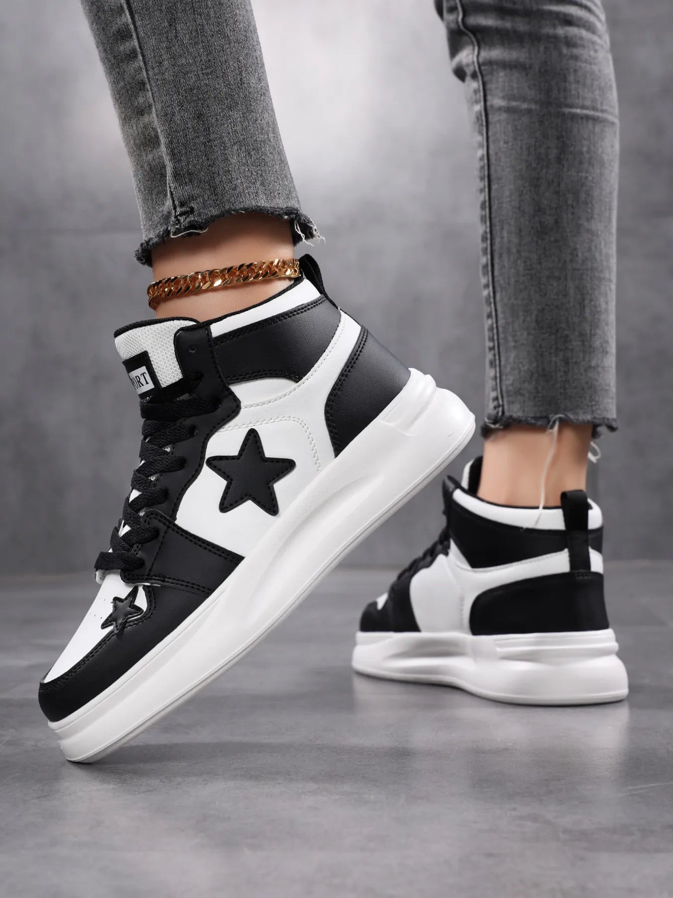 Star Pattern Lace Up Sneakers 