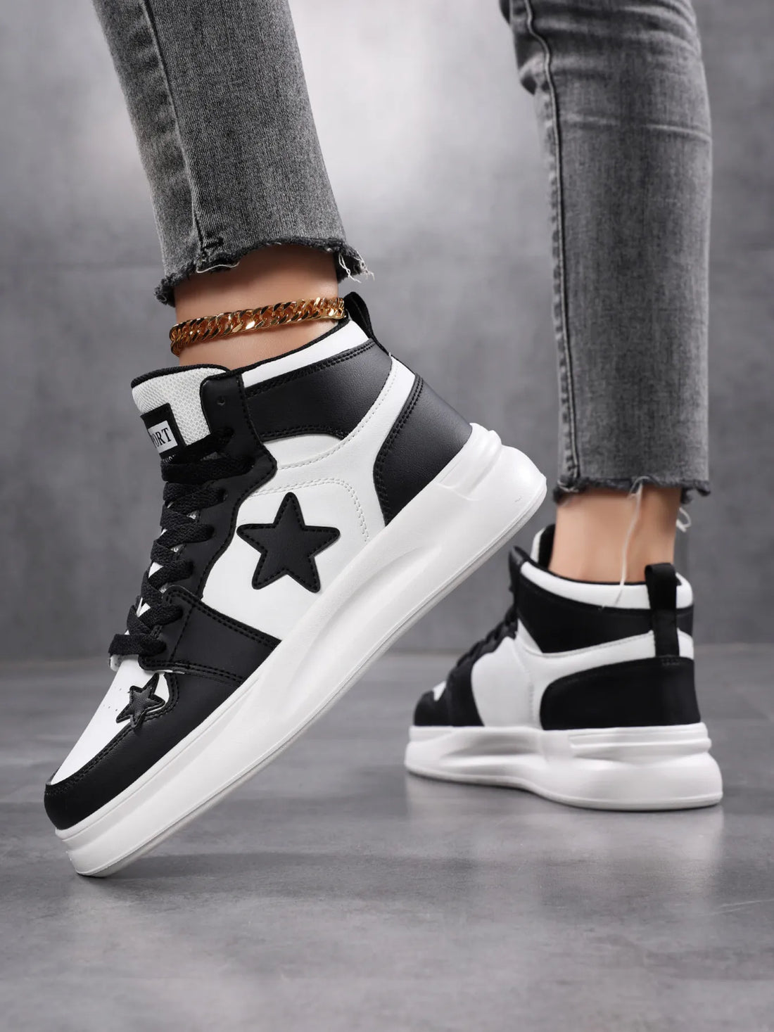 Star Pattern Lace Up Sneakers 